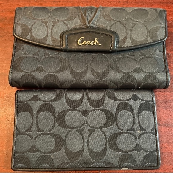 Coach- Signature C Trifold Black Removable Checkbook Wallet 2 Pieces - Picture 1 of 10
